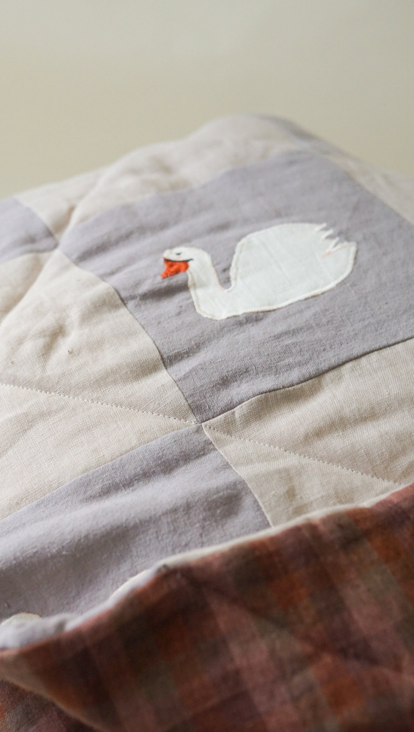 Heirloom Quilt Swan