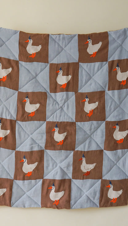 Heirloom Quilt Goose with Hat