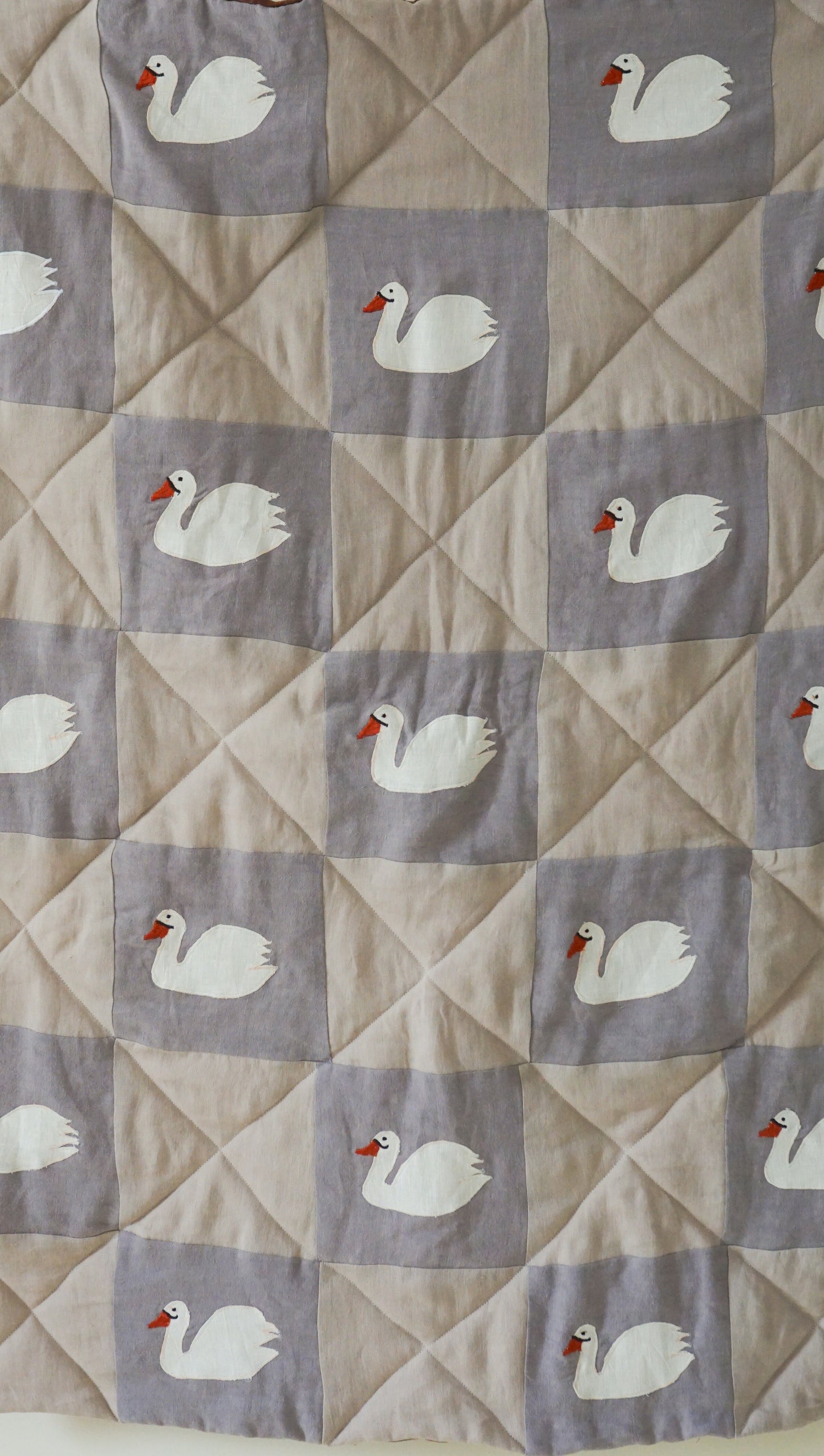 Heirloom Quilt Swan